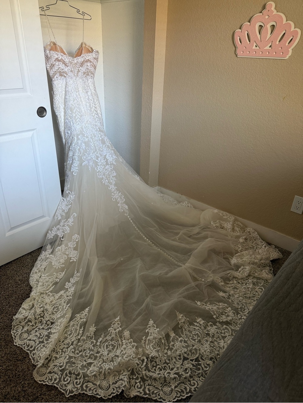 Romantic Ivory Lace Mermaid Wedding Dress with Sheer Train